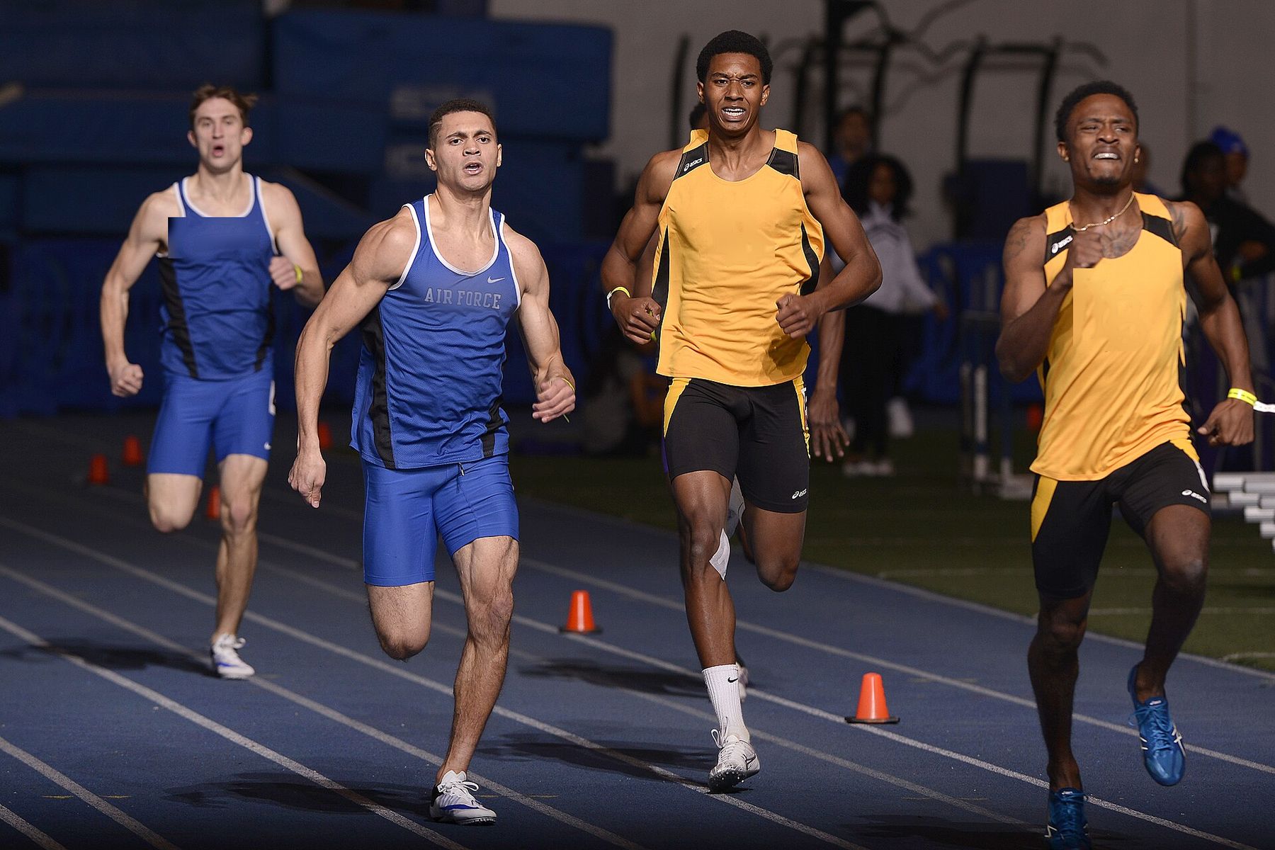 Huskies sprinters drive toward the finish line